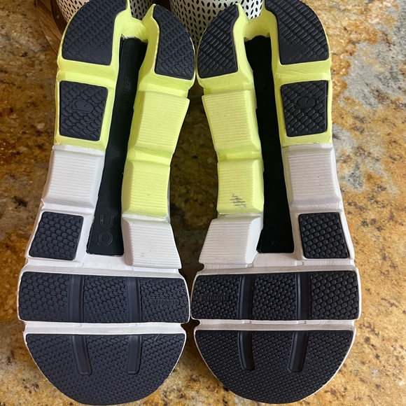 On cloudflyer 4 size 9 - Picture 9 of 9